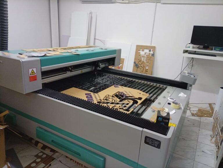 Signboard Company in Dubai customize signage printing services in dubai